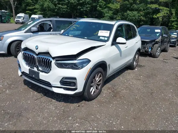 5UXCR6C0XP9R46726 2023 BMW X5 - Image 2