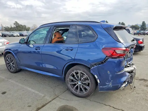 5UXCR6C0XP9R54602 2023 BMW X5 - Image 2