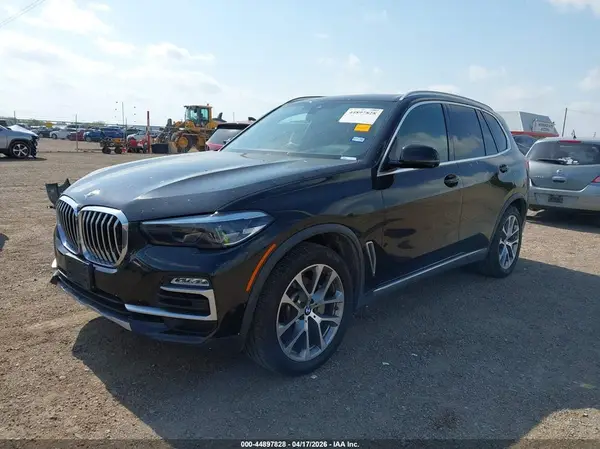 5UXCR6C50KLK80385 2019 BMW X5 - Image 2