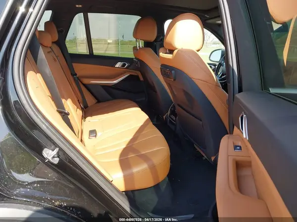 5UXCR6C50KLK80385 2019 BMW X5 - Image 8