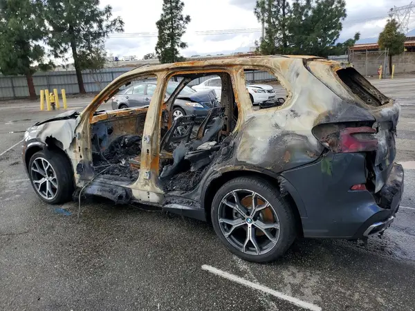 5UXCR6C50KLK82881 2019 BMW X5 - Image 2