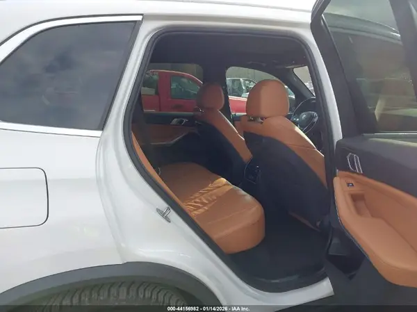 5UXCR6C50KLK86851 2019 BMW X5 - Image 8