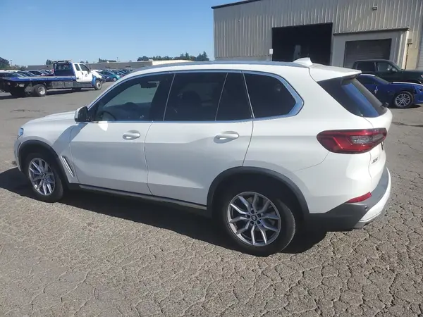 5UXCR6C50KLL03163 2019 BMW X5 - Image 2