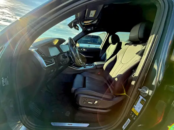 5UXCR6C50KLL03566 2019 BMW X5 - Image 8