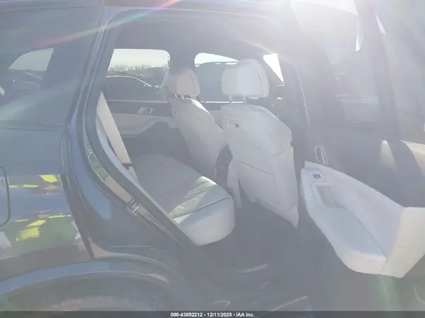 5UXCR6C50KLL04085 2019 BMW X5 - Image 8