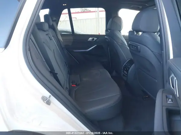 5UXCR6C50KLL26474 2019 BMW X5 - Image 8