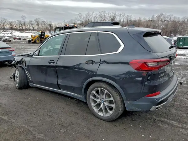 5UXCR6C50KLL27219 2019 BMW X5 - Image 2
