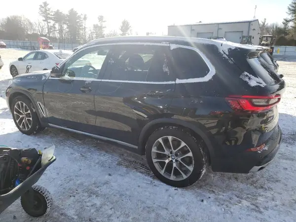 5UXCR6C50KLL34638 2019 BMW X5 - Image 2