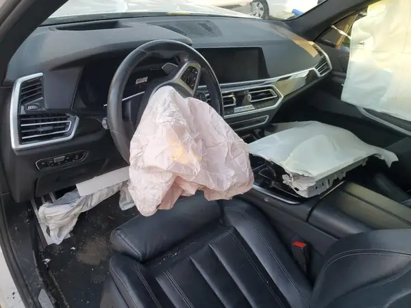 5UXCR6C50KLL38348 2019 BMW X5 - Image 8