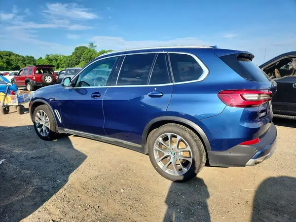 5UXCR6C50KLL39676 2019 BMW X5 - Image 2