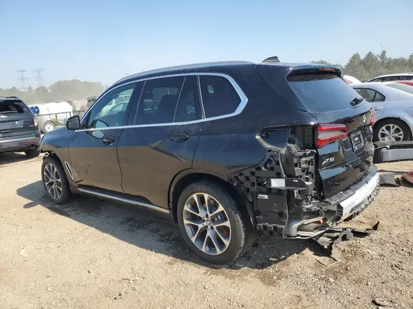 5UXCR6C50KLL40343 2019 BMW X5 - Image 2