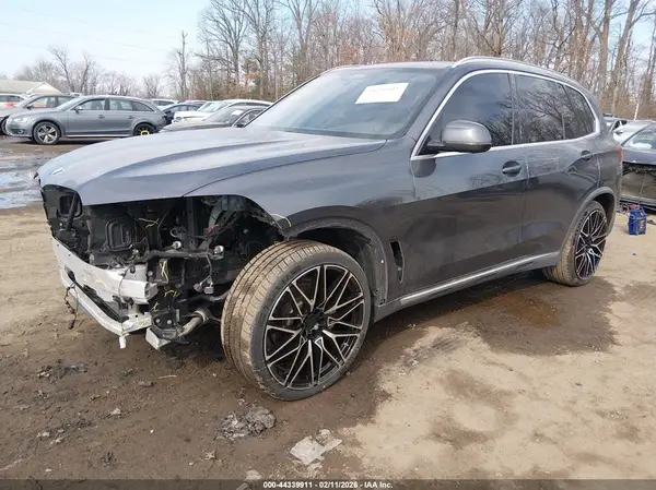 5UXCR6C51KLK82551 2019 BMW X5 - Image 2