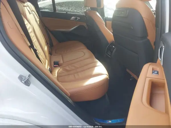 5UXCR6C51KLK88348 2019 BMW X5 - Image 8