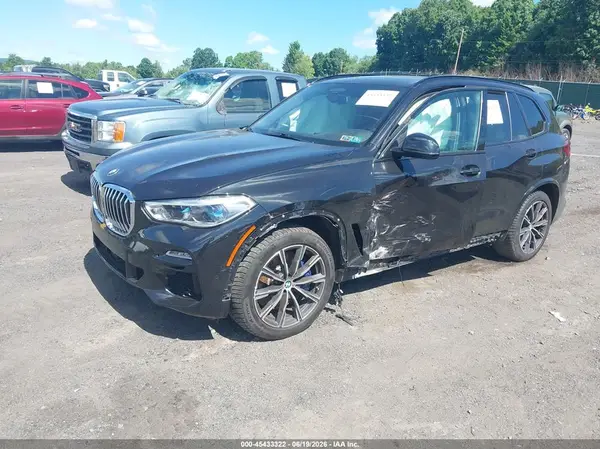 5UXCR6C51KLL01504 2019 BMW X5 - Image 2