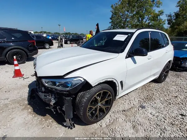 5UXCR6C51KLL07027 2019 BMW X5 - Image 2