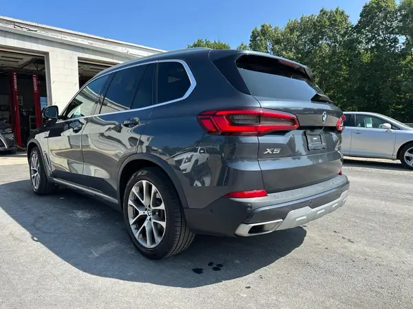 5UXCR6C51KLL11143 2019 BMW X5 - Image 2