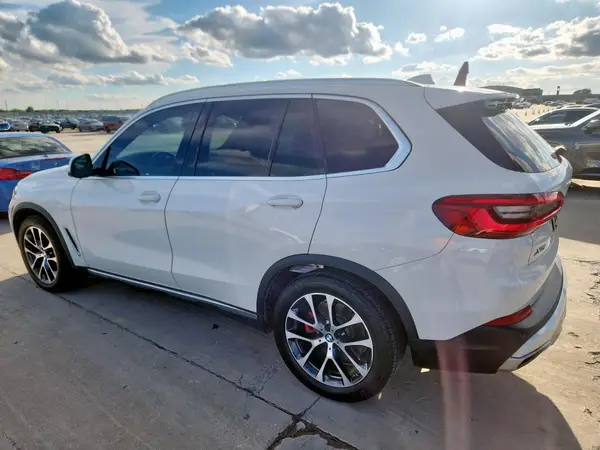 5UXCR6C51KLL14706 2019 BMW X5 - Image 2