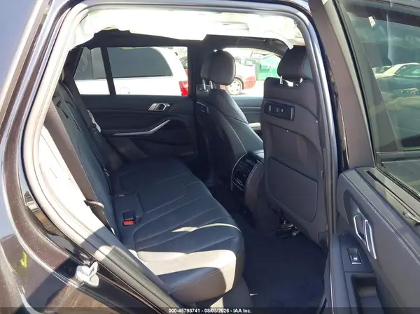 5UXCR6C51KLL23051 2019 BMW X5 - Image 8