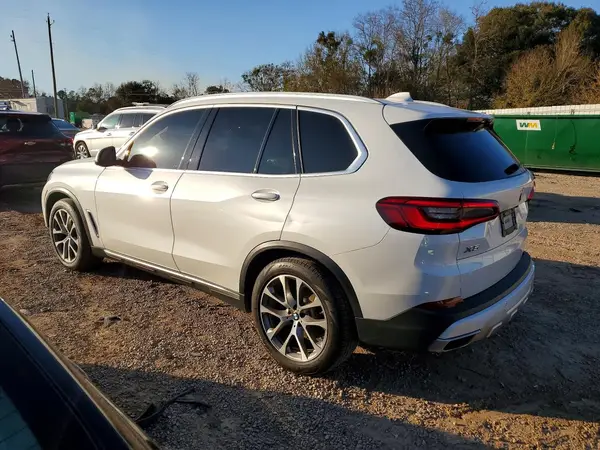 5UXCR6C51KLL26015 2019 BMW X5 - Image 2