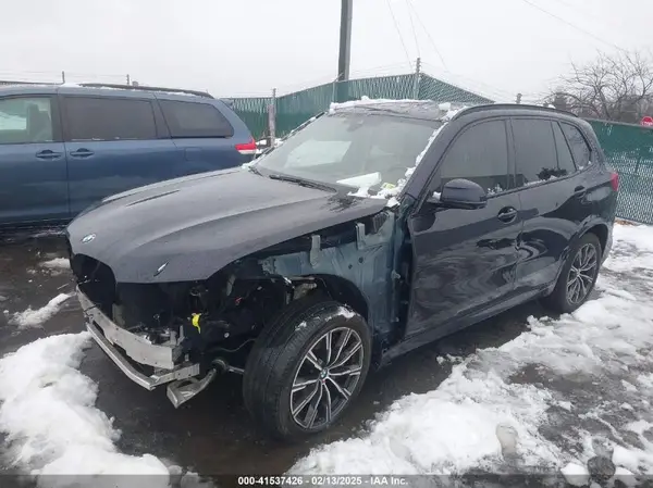 5UXCR6C51KLL34499 2019 BMW X5 - Image 2
