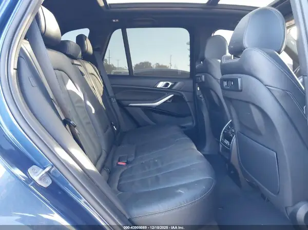 5UXCR6C51KLL36365 2019 BMW X5 - Image 8