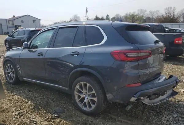 5UXCR6C51KLL36723 2019 BMW X5 - Image 2