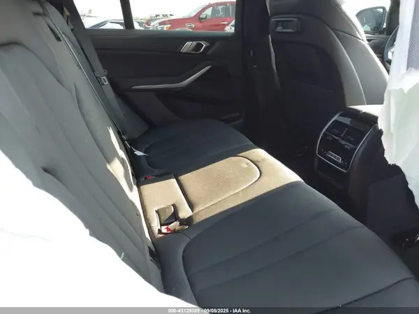 5UXCR6C51KLL63730 2019 BMW X5 - Image 8