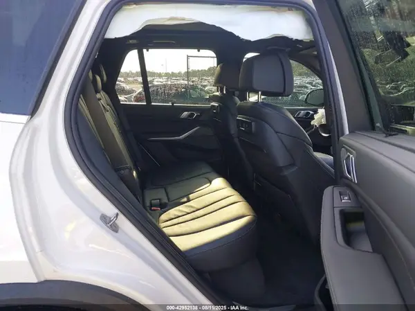 5UXCR6C52KLB12220 2019 BMW X5 - Image 8