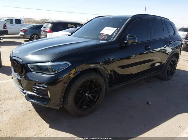5UXCR6C52KLB12380 2019 BMW X5 - Image 2