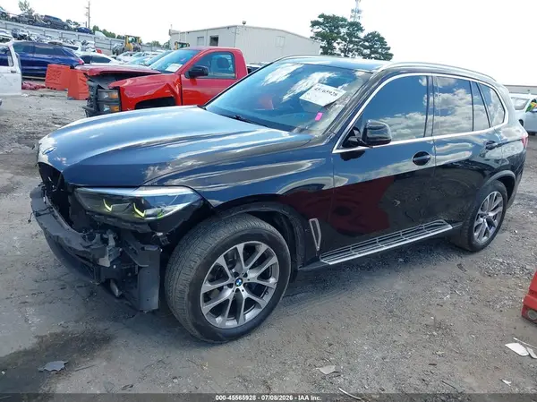5UXCR6C52KLK80386 2019 BMW X5 - Image 2