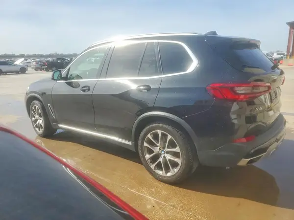 5UXCR6C52KLK80842 2019 BMW X5 - Image 2
