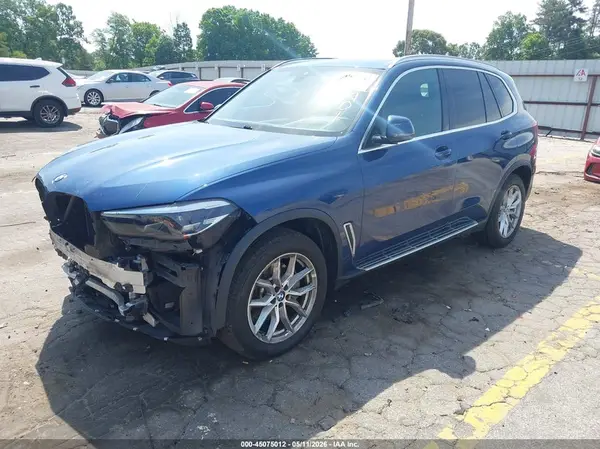 5UXCR6C52KLK82901 2019 BMW X5 - Image 2