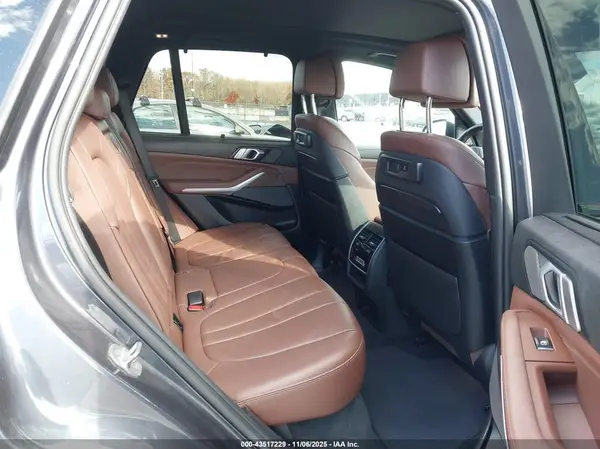 5UXCR6C52KLK84812 2019 BMW X5 - Image 8