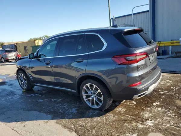 5UXCR6C52KLL03682 2019 BMW X5 - Image 2