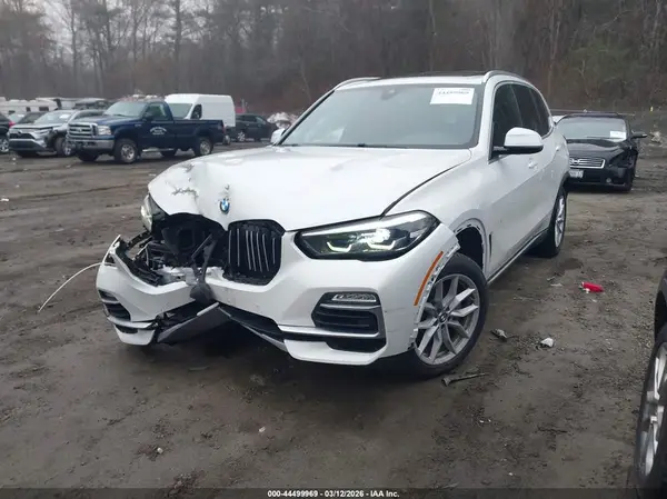 5UXCR6C52KLL04508 2019 BMW X5 - Image 2