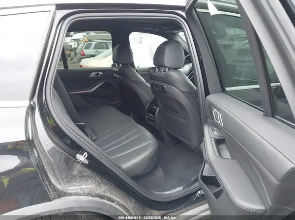 5UXCR6C52KLL04556 2019 BMW X5 - Image 8