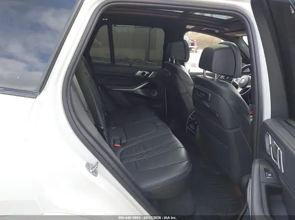 5UXCR6C52KLL04685 2019 BMW X5 - Image 8