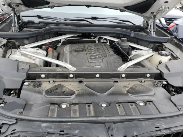 5UXCR6C52KLL04864 2019 BMW X5 - Image 8