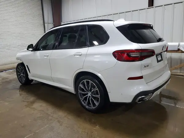 5UXCR6C52KLL08302 2019 BMW X5 - Image 2
