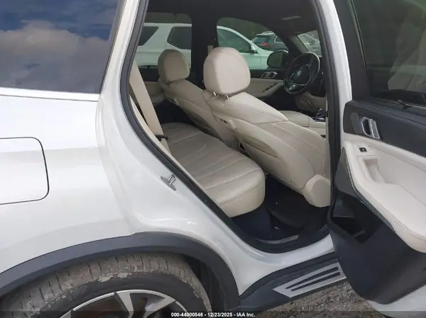5UXCR6C52KLL08705 2019 BMW X5 - Image 8