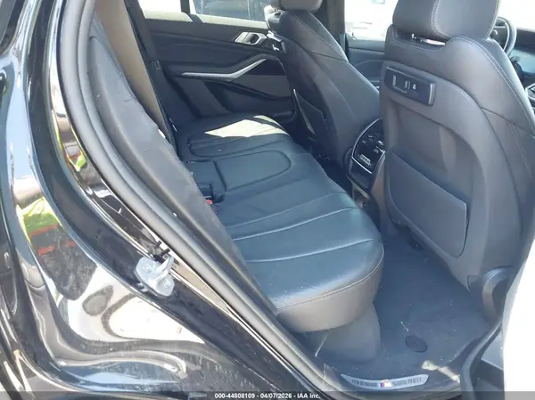 5UXCR6C52KLL11801 2019 BMW X5 - Image 8