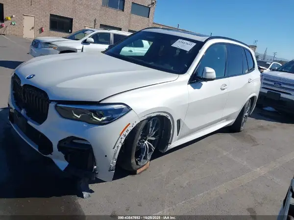 5UXCR6C52KLL12351 2019 BMW X5 - Image 2