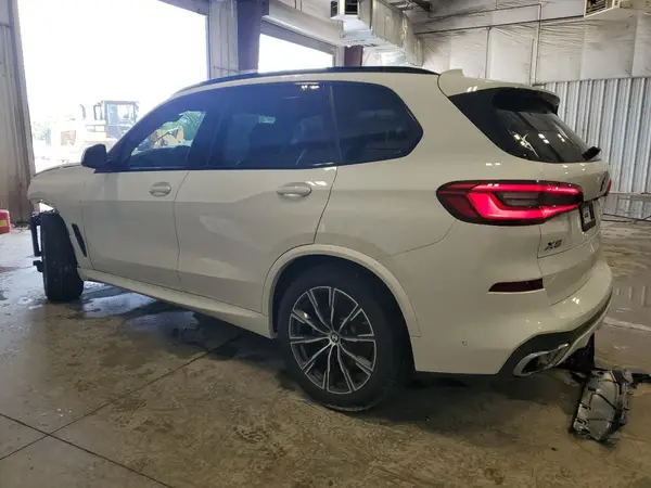 5UXCR6C52KLL12950 2019 BMW X5 - Image 2