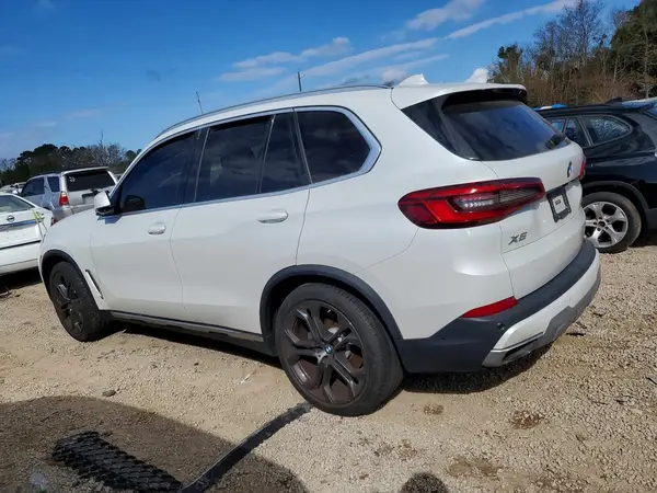 5UXCR6C52KLL13127 2019 BMW X5 - Image 2