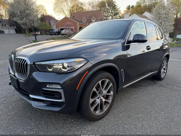 5UXCR6C52KLL26024 2019 BMW X5 - Image 2