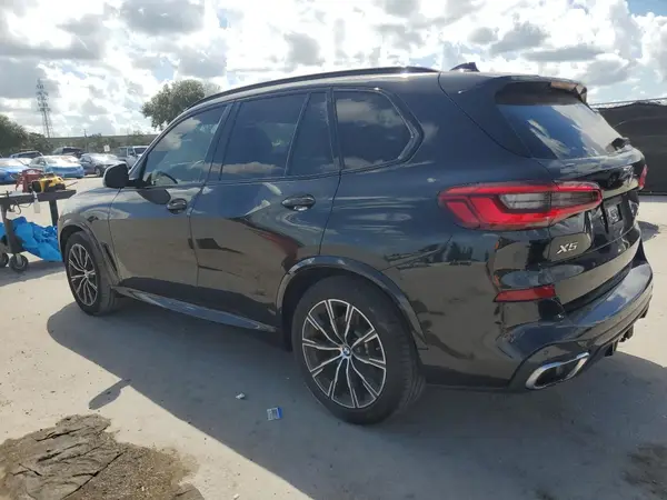 5UXCR6C52KLL26296 2019 BMW X5 - Image 2