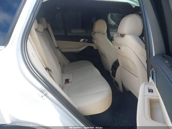 5UXCR6C52KLL34222 2019 BMW X5 - Image 8