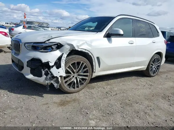 5UXCR6C52KLL36214 2019 BMW X5 - Image 2