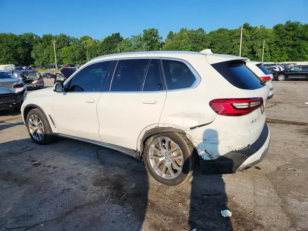 5UXCR6C52KLL36603 2019 BMW X5 - Image 2