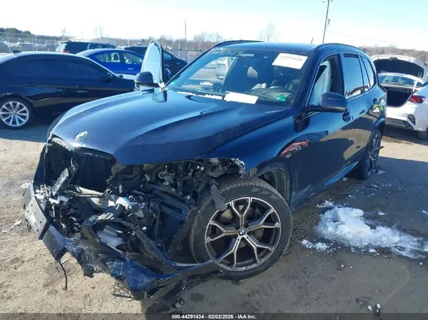 5UXCR6C52KLL36763 2019 BMW X5 - Image 2